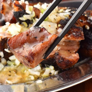 国産豚骨付きカルビ　1kg×2パックサムネイル